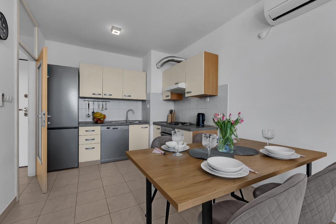 Apartman Magnolia Макарска Екстериор снимка